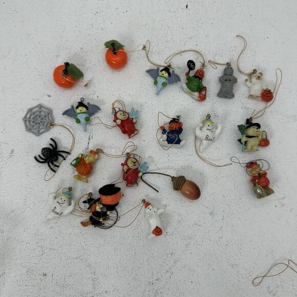 Lot 15 Vintage Mini Micro 1" Halloween Ornaments Witch Ghost Cat Bat Miniatures - Picture 6 of 6